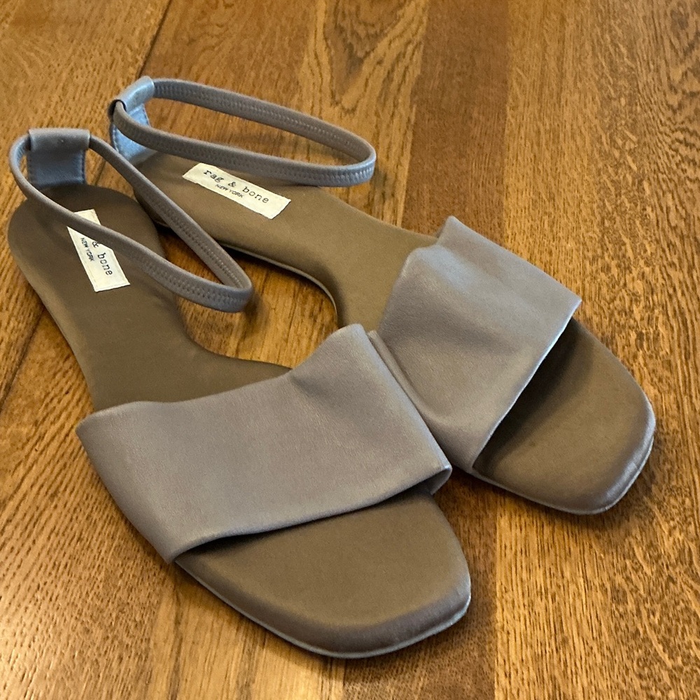 Woman’s rag and bone taupe sandals. Size 39.5. Soft leather. Elastic ankle strap